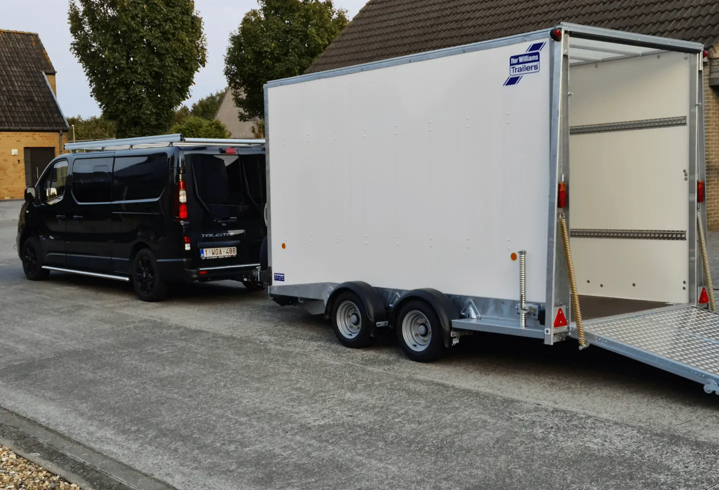 Trailer van HB-LINE